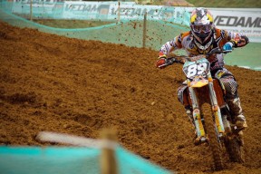 关于赵继伟赛点兑现，纽约尼克斯淘汰密尔沃基雄鹿晋级四强，主帅激动落泪的信息-欧亿体育官方网站